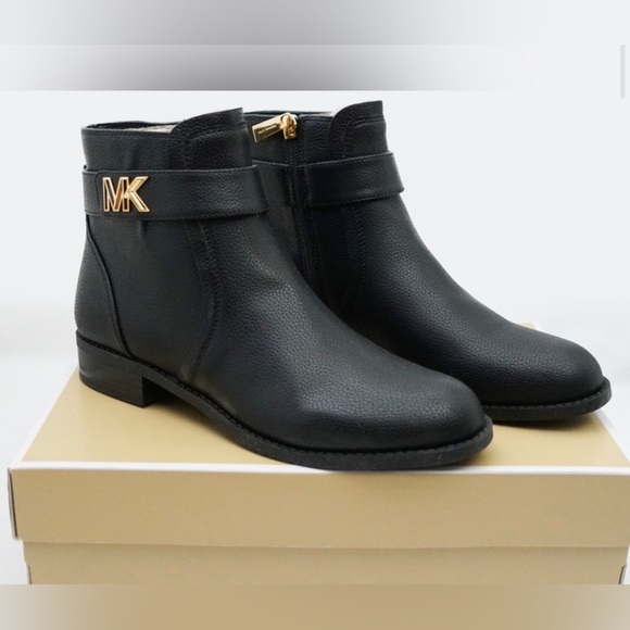 NWOT MICHAEL KORS JILLY FLAT ANKLE BOOTIES SIZE 6.5 - Picture 1 of 6